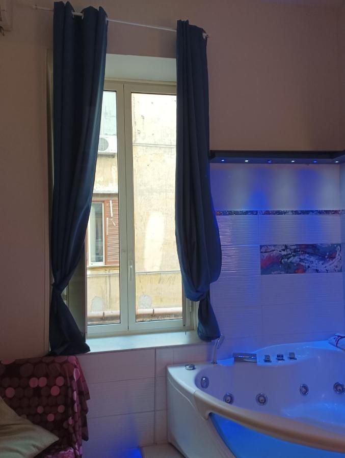 Beb Maryposa Appartment Neapel Exteriör bild