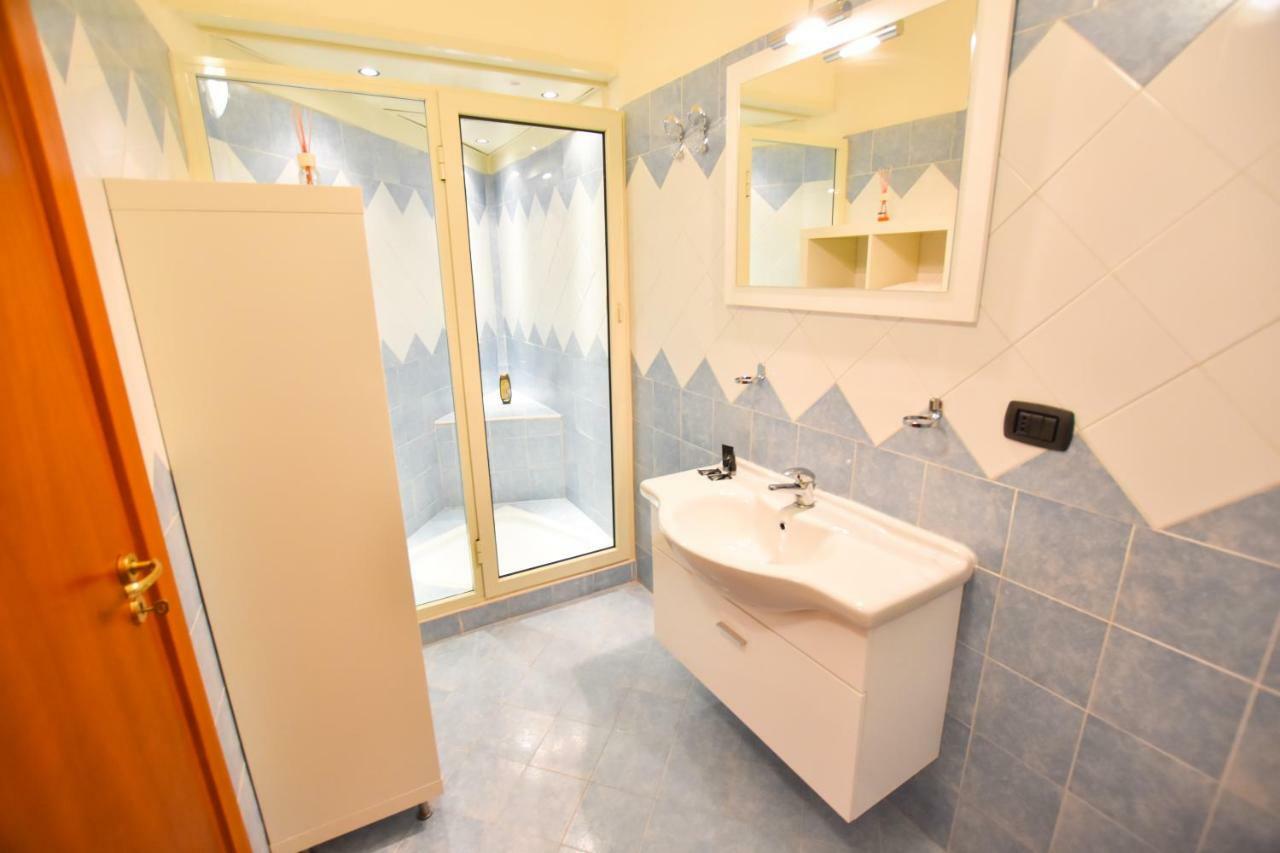 Beb Maryposa Appartment Neapel Exteriör bild