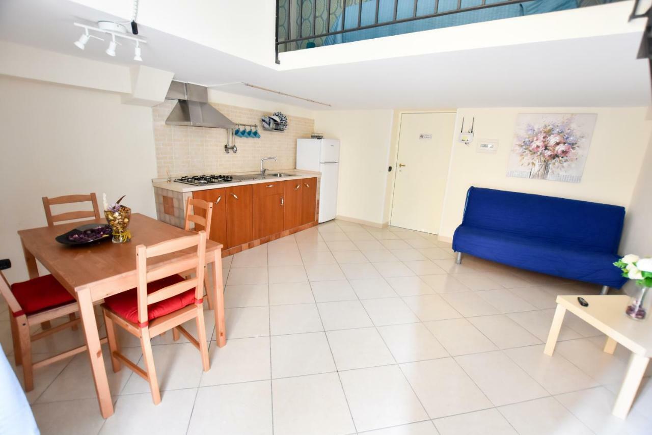 Beb Maryposa Appartment Neapel Exteriör bild
